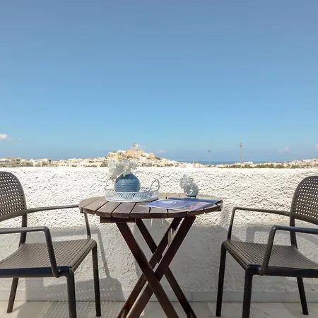 아나톨리 2* Naxos City