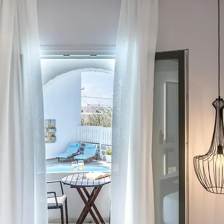 아나톨리 2* Naxos City